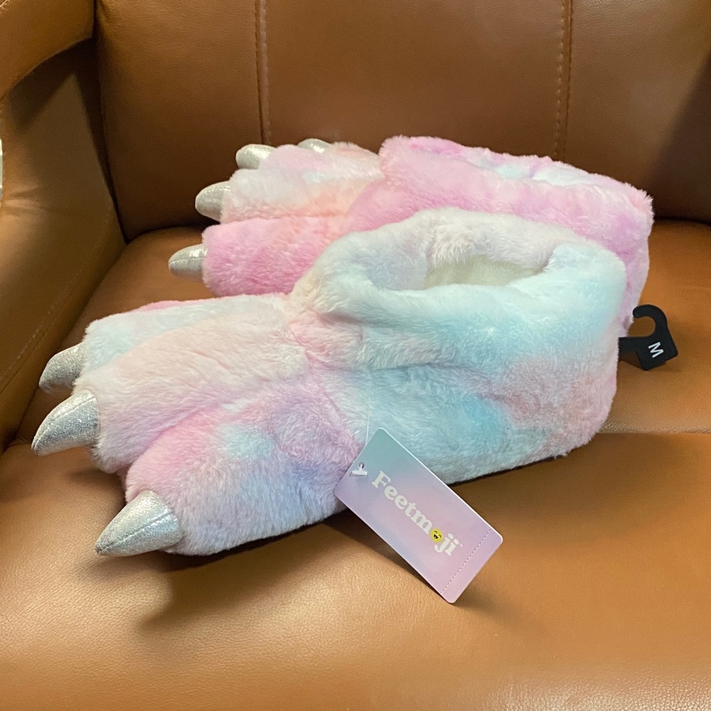 Cozy Pink and Blue Claw Slippers size M (9-10) M (7-8) NWT